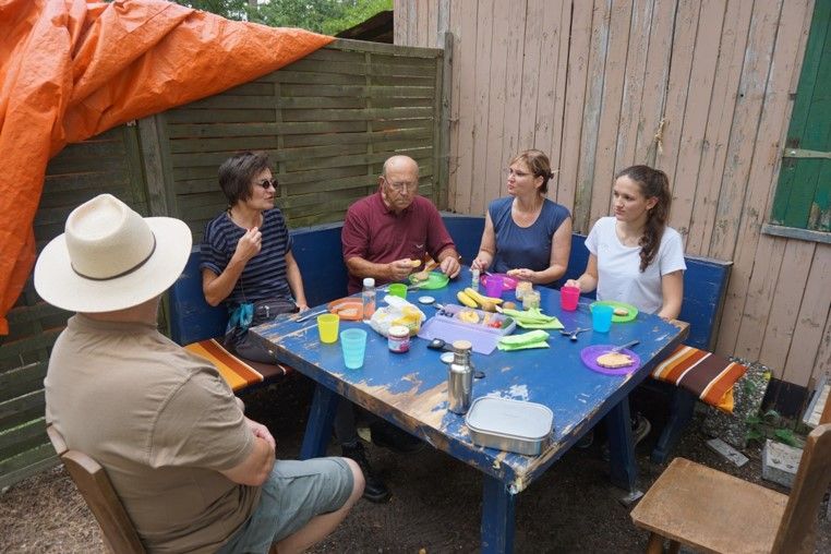 Picknick vor dem Merianin-Häuschen
