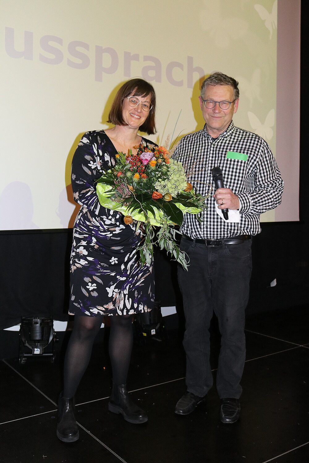 Britta Walthelm zieht sich aus dem Vorstand zurück. Sie war Schriftführerin und ist mittlerweile Referentin für Umwelt und Gesundheit. Der BN bedankt sich bei ihr herzlich für die langjährige Unterstützung. Britta Walthelm zieht sich aus dem Vorstand zurück. Sie war Schriftführerin und ist mittlerweile Referentin für Umwelt und Gesundheit. Der BN bedankt sich bei ihr herzlich für die langjährige Unterstützung.