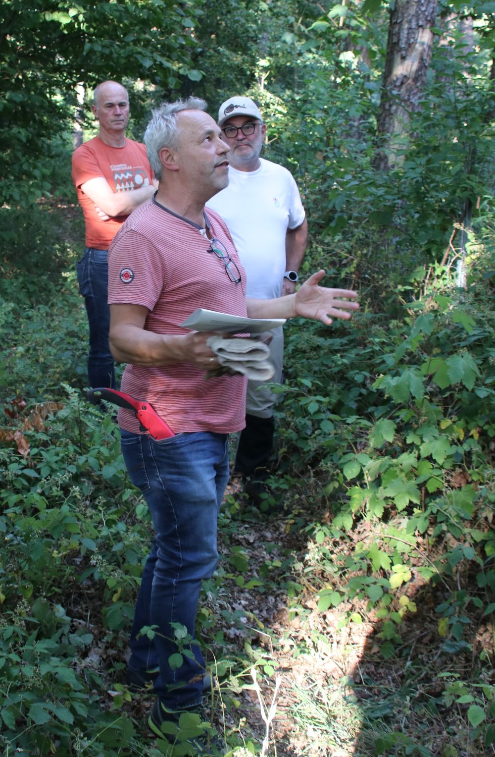 Waldspaziergang in Kornburg: Referent Hans Anschütz