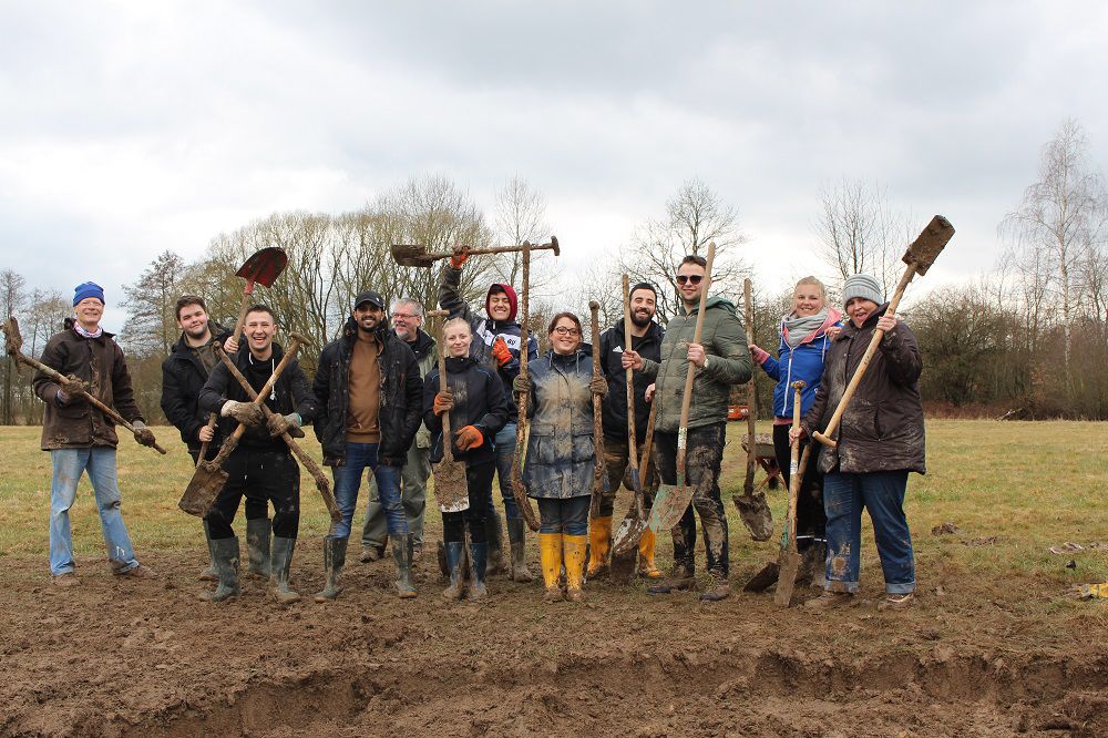 Azubis für Amphibientümpel 