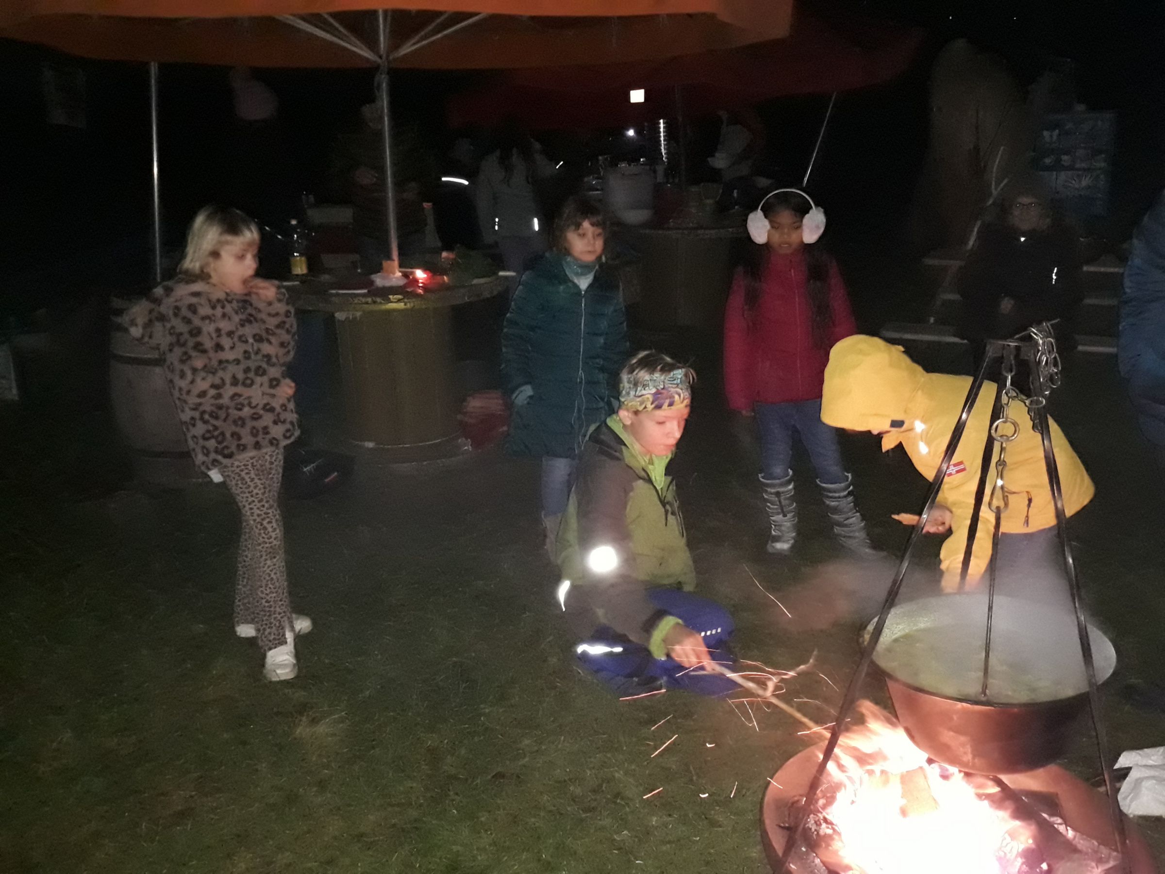 Erntedankfest Kinderackergruppe Gebersdorf - Lagerfeuer