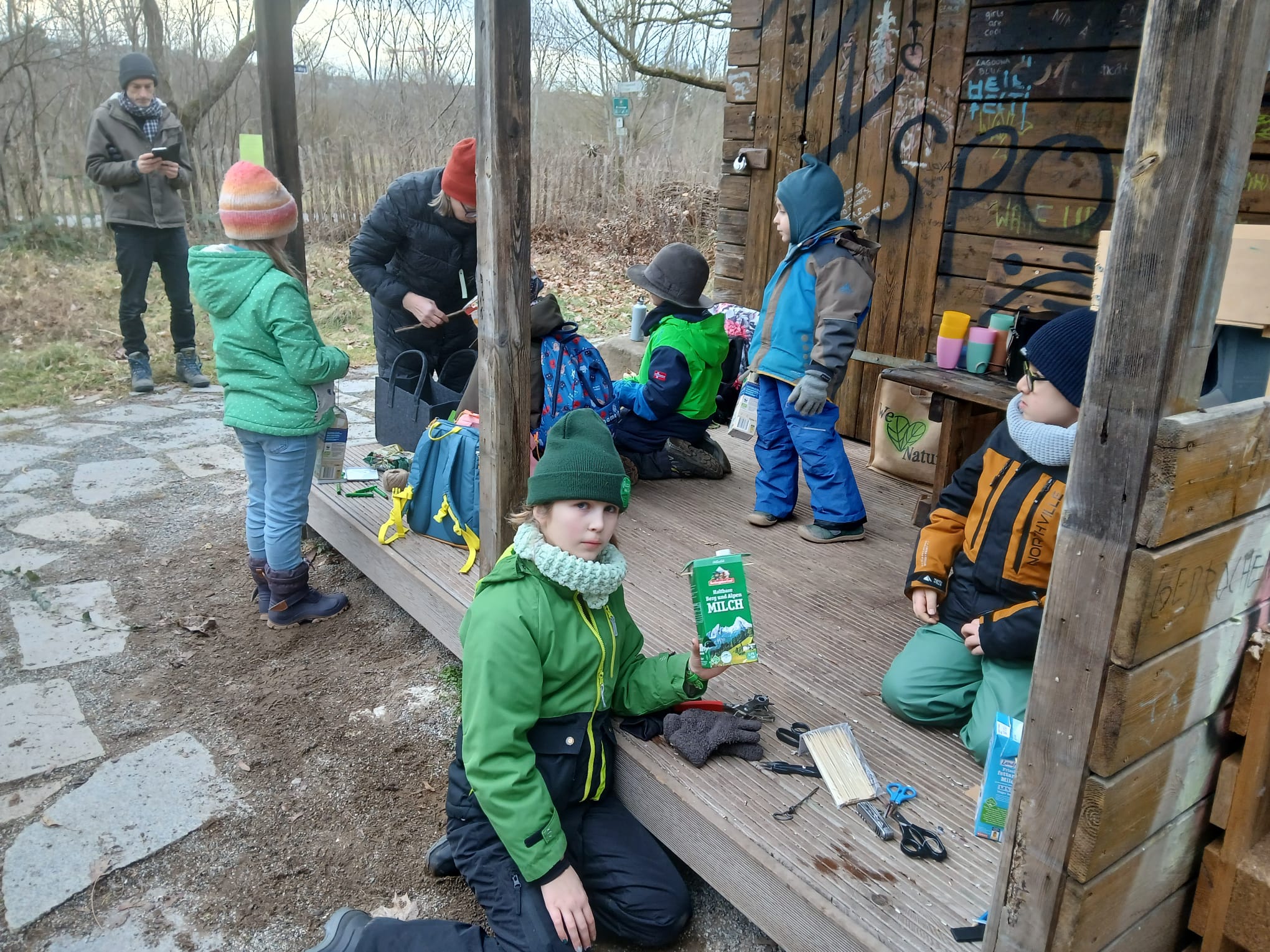 Basteln mit Milchkartons (Foto: Sabine Scherer) Basteln mit Milchkartons