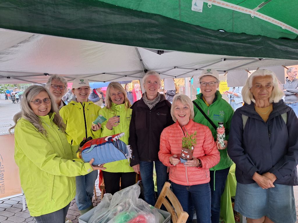 Die Crew des Infostands (Foto: Gisela Hoffmann) Die Crew des Infostands