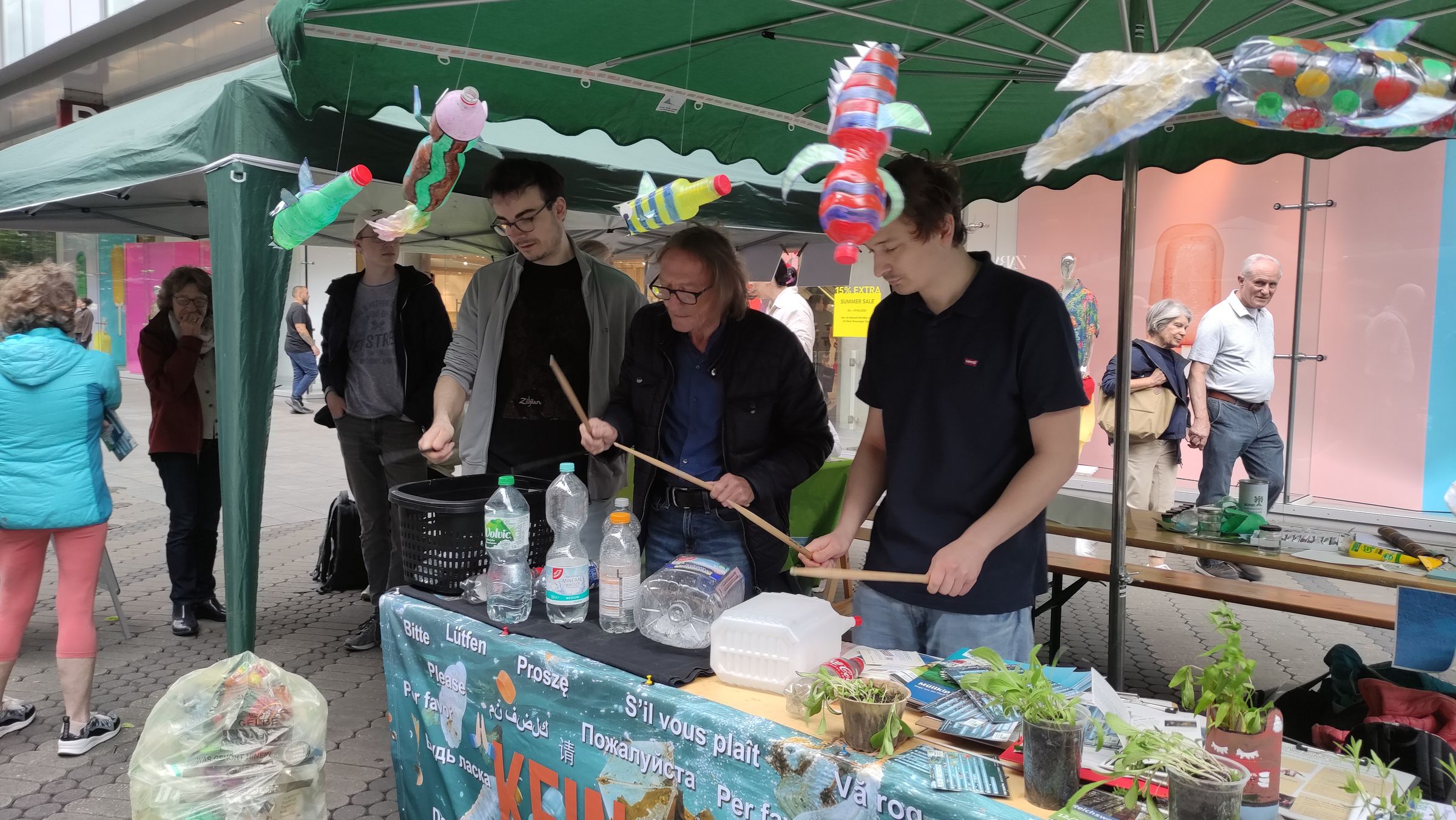 Yogo Pausch in Aktion (Foto: Gisela Hoffmann) Yogo Pausch in Aktion